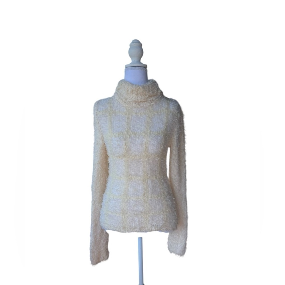 Episode Women’s Fuzzy Cream Turtleneck Sweater Size Medium